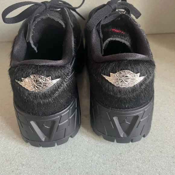 Nike Jordan Black Sneakers with Fur Accent Sz 6 NWOB